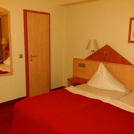 Abant Hotel Frankfurt Обертсхаузен Екстериор снимка
