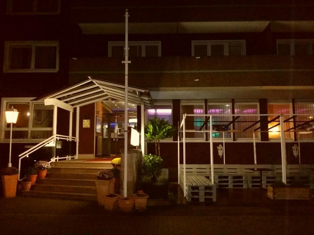Abant Hotel Frankfurt Обертсхаузен Екстериор снимка
