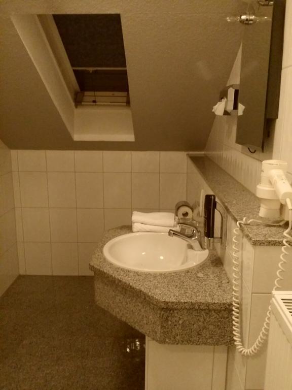 Abant Hotel Frankfurt Обертсхаузен Екстериор снимка