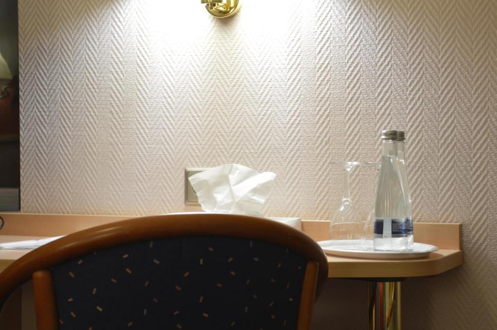 Abant Hotel Frankfurt Обертсхаузен Стая снимка