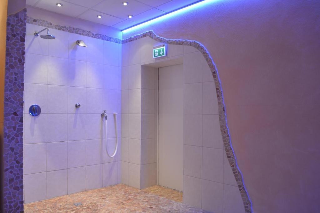 Abant Hotel Frankfurt Обертсхаузен Екстериор снимка