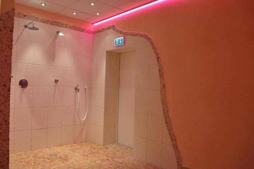 Abant Hotel Frankfurt Обертсхаузен Екстериор снимка
